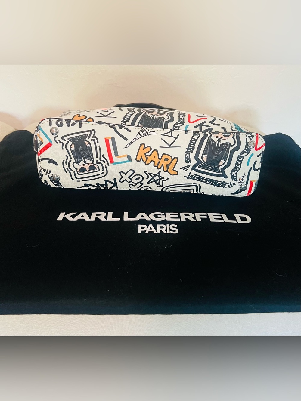 Karl Lagerfeld Paris White Graffiti Crossbody Shoulder Bag - Picture 4 of 15